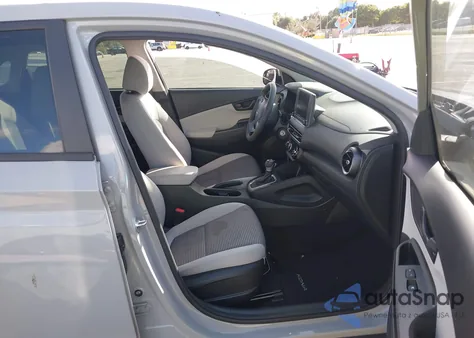 2022 Hyundai Kona Se z USA, uszkodzony, nr VIN KM8K22AB8NU767413